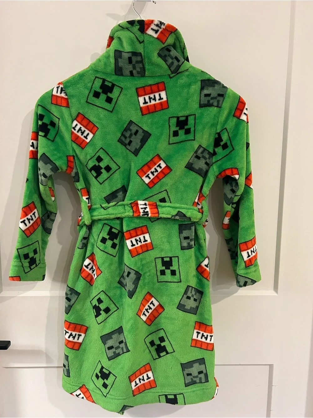 Kids Green Plush Robe with Creeper and TNT Print 🧨
